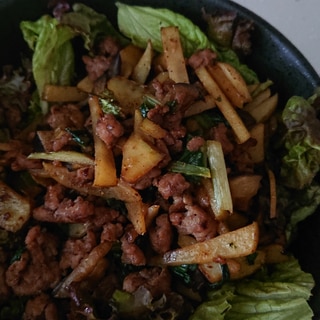 コーンビーフでかさまし味噌キムチの肉野菜炒め